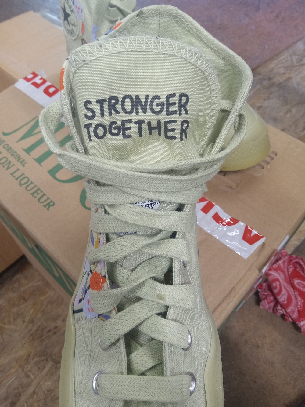 Womens Converse High Top - Picture 3 of 4